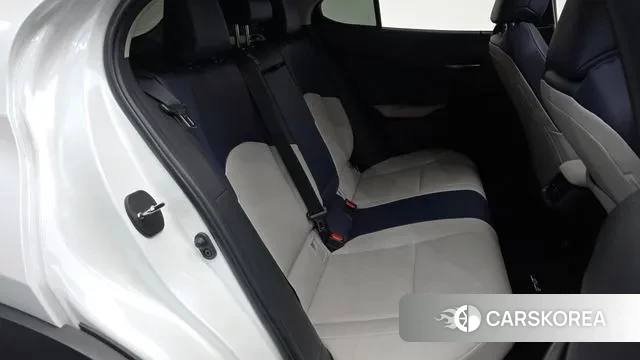 Lexus UX250h 2020 Белый из Кореи, фото 2