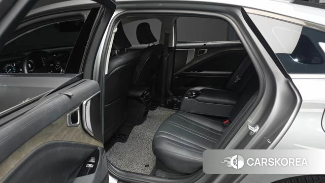 Kia K8 Hybrid 2023 Серебристо-серый из Кореи, фото 2