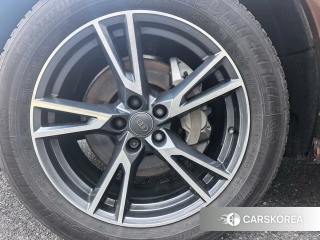 Audi Q5L 2019 Коричневый из Китая, фото 2