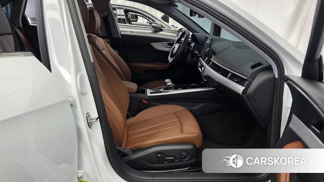 Audi A4 (B9) 2023 Белый из Кореи, фото 2