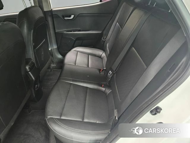 Kia Stonic 2018 Белый из Кореи, фото 2