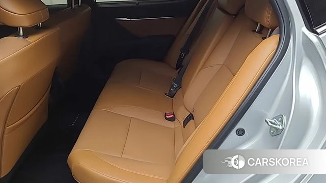 Toyota Camry (XV80) 2025 Серебряный из Кореи, фото 2