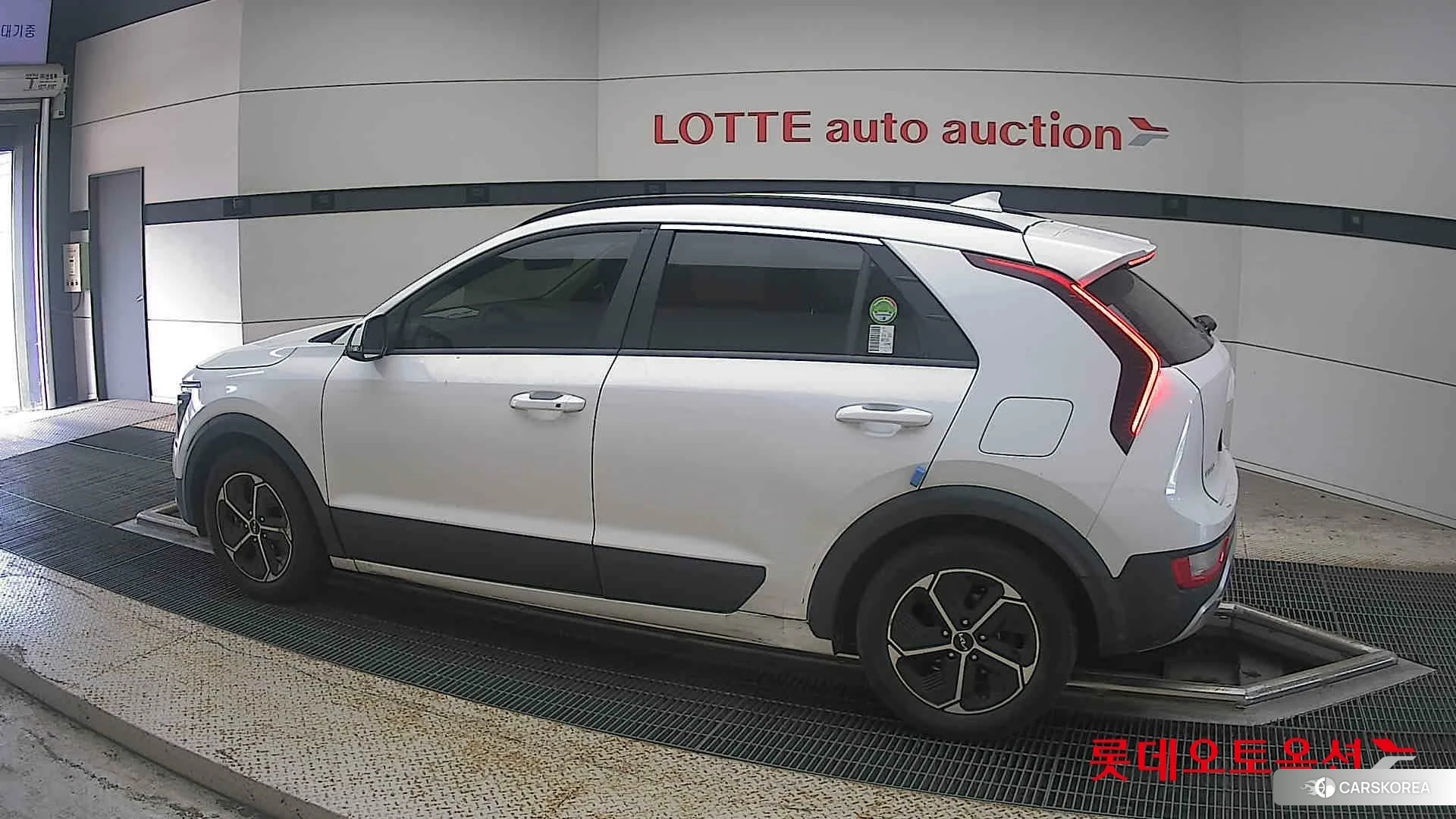 Kia Niro Hybrid 2022 Snow White Pearl (optional) из Кореи, фото 2