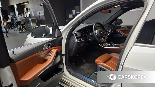 BMW X7 (G07) 2022 Белый из Кореи, фото 2