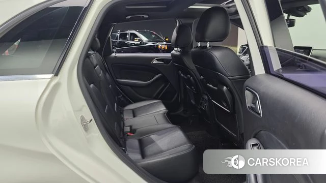 Mercedes-Benz B-Class W246 2018 Белый из Кореи, фото 2