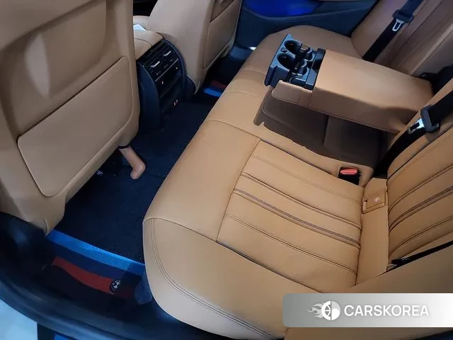 BMW 5 Series (G30) 2020 Белый из Кореи, фото 2