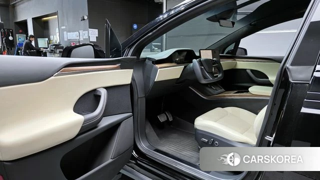 Tesla Model X 2023 Черный из Кореи, фото 2