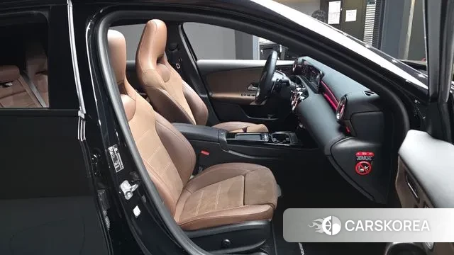 Mercedes-Benz A-Class W177 2025 Черный из Кореи, фото 2