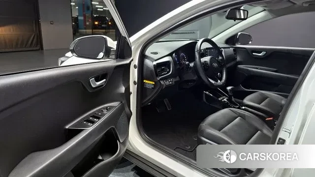 Kia Stonic 2018 Белый из Кореи, фото 2