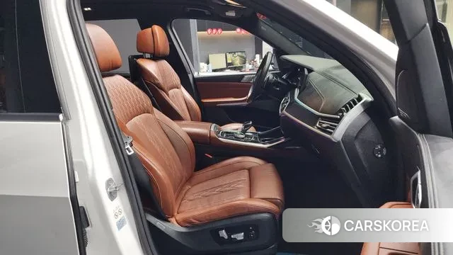 BMW X7 (G07) 2019 Белый из Кореи, фото 2