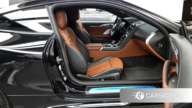 BMW 8 Series (G15) 2022 Черный из Кореи, фото 2