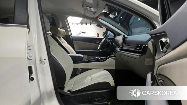 Kia Sportage 5th Generation Hybrid 2022 Белый из Кореи, фото 2