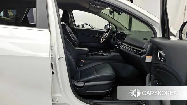 Kia The New Sportage 5th Generation Hybrid 2025 Белый из Кореи, фото 2