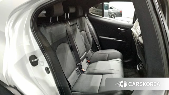 Lexus UX250h 2023 Белый из Кореи, фото 2