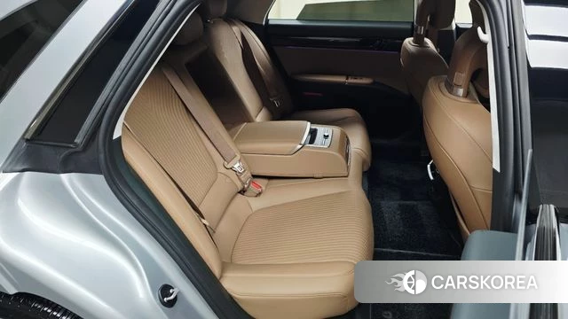 Hyundai Grandeur Hybrid (GN7) 2024 Серебристо-серый из Кореи, фото 2