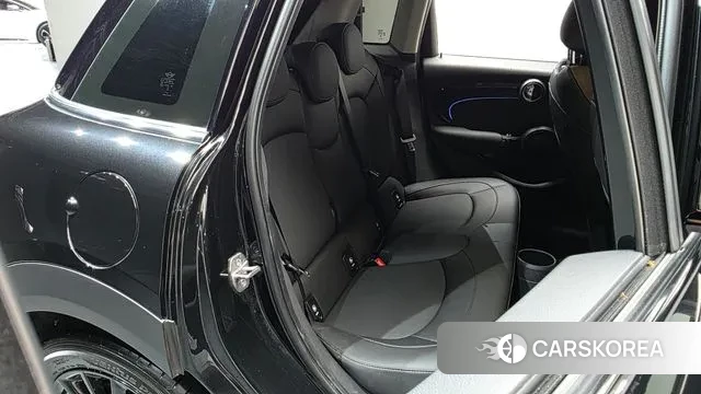 Mini Cooper 2023 Черный из Кореи, фото 2