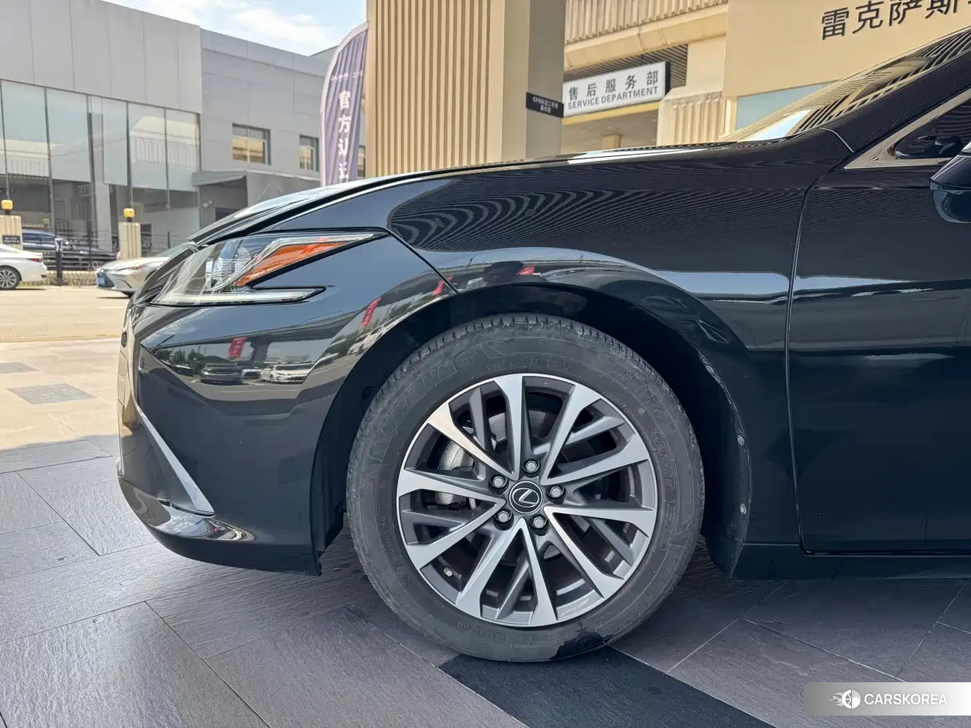 Lexus ES 2024 Черный из Китая, фото 2