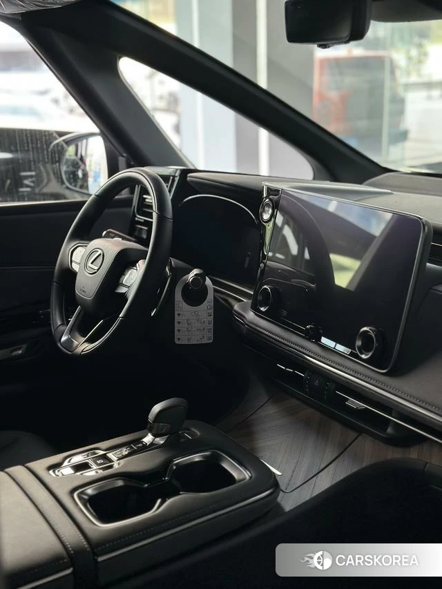 Lexus LM 2025 Черный из Китая, фото 2