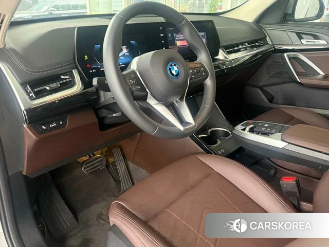 BMW iX1 2025 Темно-серый из Китая, фото 2