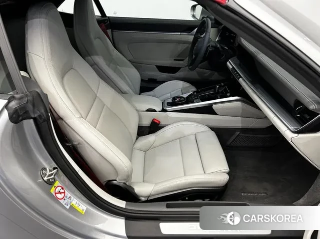 Porsche 911(992) 2024 Серебряный из Кореи, фото 2