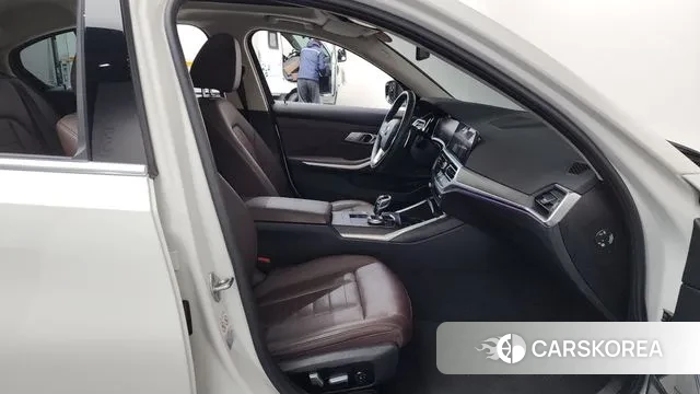 BMW 3 Series (G20) 2020 Белый из Кореи, фото 2