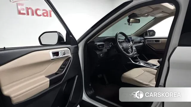 Ford Explorer 6th Generation 2020 Белый из Кореи, фото 2