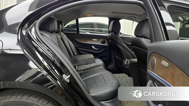 Mercedes-Benz E-Class W213 2018 Черный из Кореи, фото 2