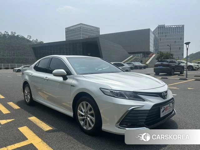 Toyota Camry 2022 Белый из Китая, фото 2