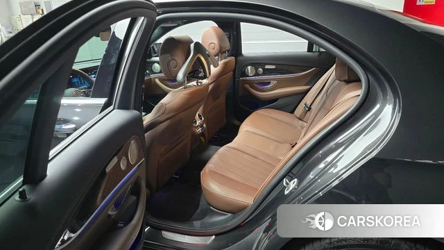 Mercedes-Benz E-Class W213 2021 Серый из Кореи, фото 2