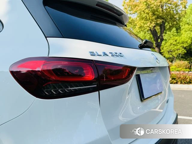 Mercedes-Benz GLA 2021 Белый из Китая, фото 2