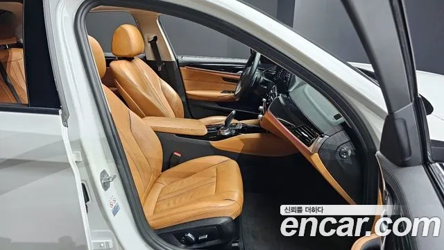 BMW 5 Series (G30) 2018 Белый из Кореи, фото 2