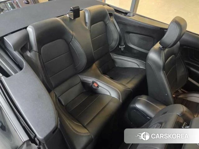 Ford Mustang 2023 Черный из Кореи, фото 2