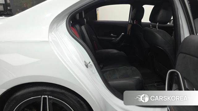 Mercedes-Benz A-Class W177 2020 Белый из Кореи, фото 2