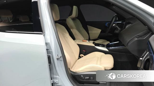 BMW X3 (G45) 2025 Светло-серебряный цвет из Кореи, фото 2