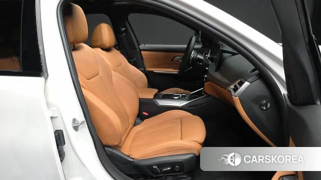 BMW 3 Series (G20) 2025 Белый из Кореи, фото 2