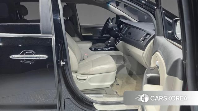 Kia The New Carnival 2018 Черный из Кореи, фото 2