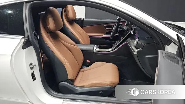 Mercedes-Benz CLE-Class C236 2024 Белый из Кореи, фото 2