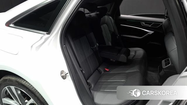 Audi A6 (C8) 2021 Белый из Кореи, фото 2