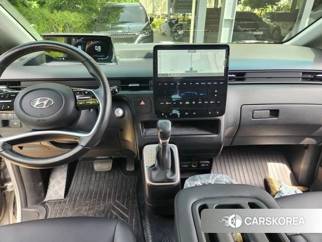 Hyundai Staria 2023 Серебряный из Кореи, фото 2