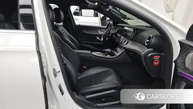 Mercedes-Benz E-Class W213 2021 Белый из Кореи, фото 2