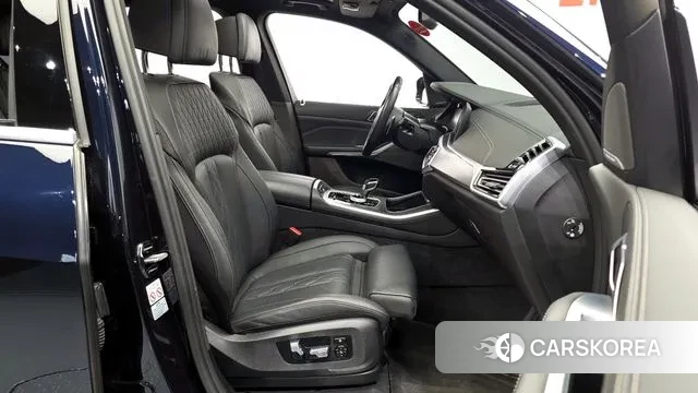 BMW X5 (G05) 2023 Черный из Кореи, фото 2