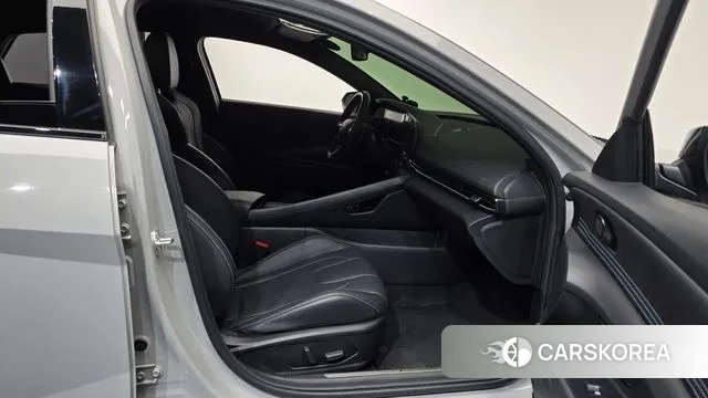 Hyundai The New Avante (CN7) 2024 Серебристо-серый из Кореи, фото 2