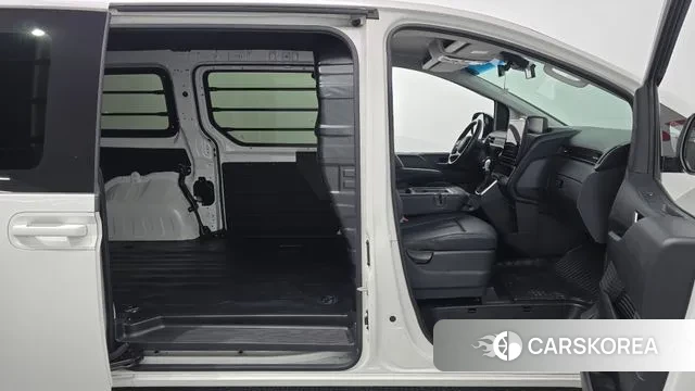 Hyundai Staria 2023 Белый из Кореи, фото 2