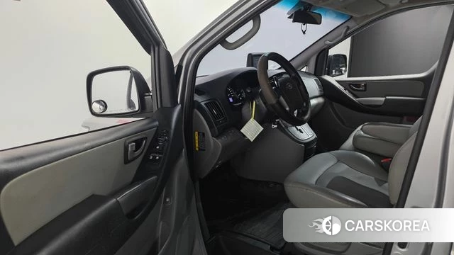 Hyundai The New Grand Starex 2019 Серебристо-серый из Кореи, фото 2