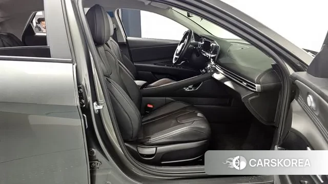 Hyundai The New Avante (CN7) 2023 Серый из Кореи, фото 2