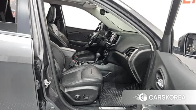 Jeep Cherokee (KL) 2021 Серый из Кореи, фото 2