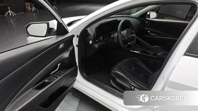 Hyundai Avante Hybrid (CN7) 2022 Белый из Кореи, фото 2