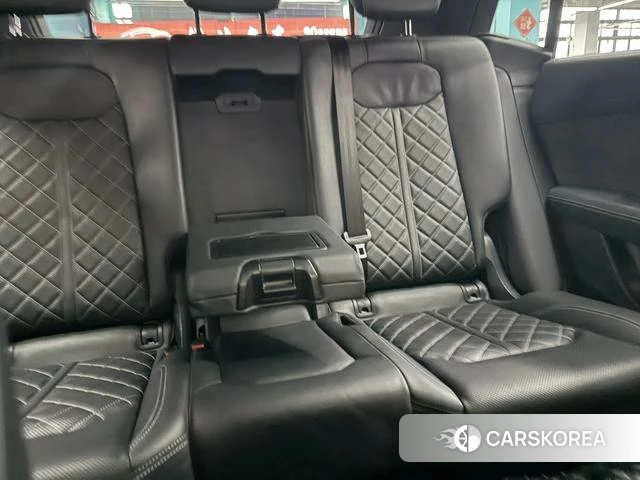 Audi Q8 2023 Черный из Китая, фото 2
