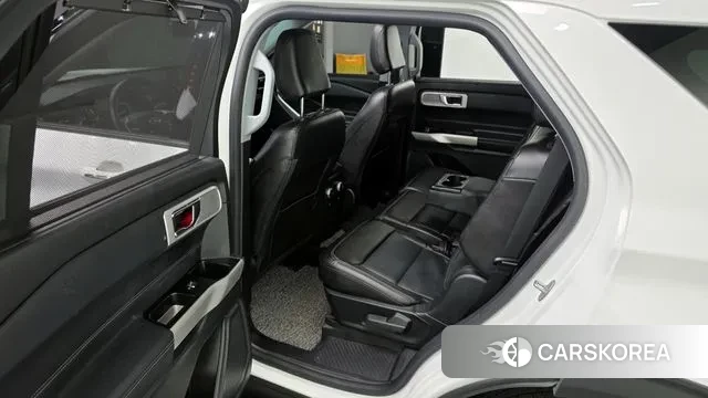 Ford Explorer 6th Generation 2022 Белый из Кореи, фото 2