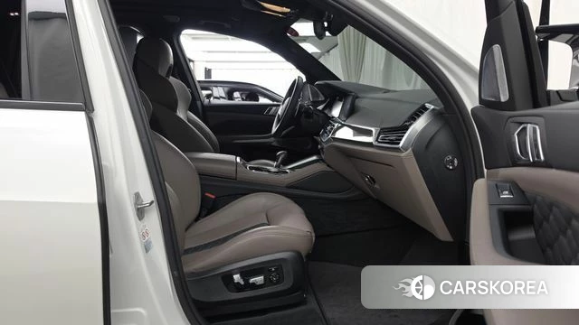 BMW X5M (G05) 2021 Белый из Кореи, фото 2